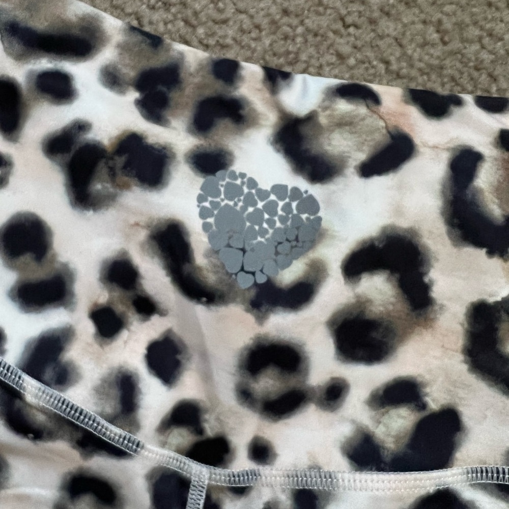 NWOT Love Her XS 7/8 Watercolor leopard squat proof leggings